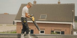 Dakonderhoud werkzaamheden uitgevoerd door Justin Buiting van Roofiva